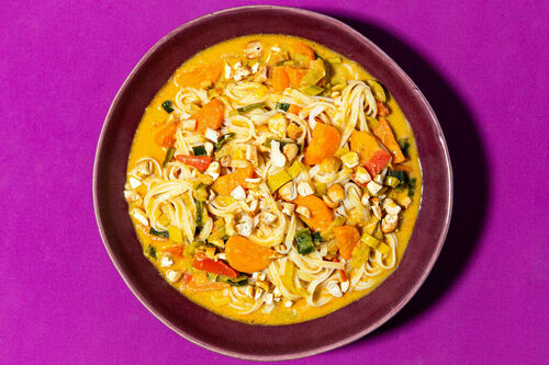 Kokos-Korma-Curry auf Mie-Nudeln