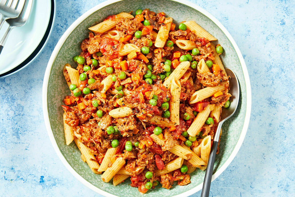 Mushroom 'Meat'-Tomato Ragu with Penne, Peas & Oregano | Marley Spoon