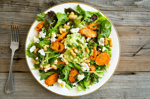 Maaltijdsalade met wortel en feta
