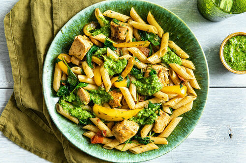 Pasta pesto met malse kip