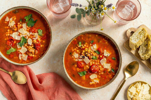 Italiaanse minestrone met cherrytomaten