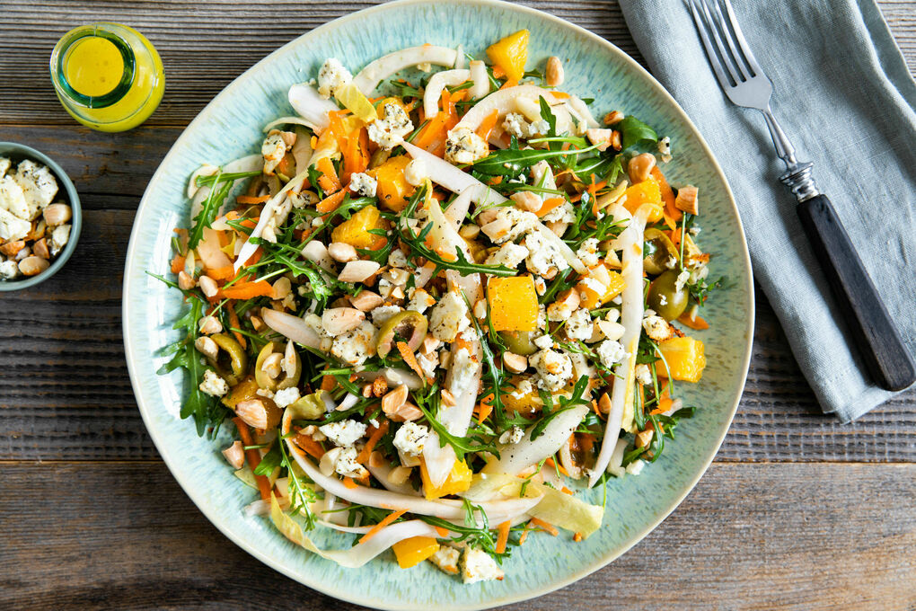 Sizilianischer Salat mit Feta & Mandeln fruchtig-fein mit Orange und Oliven