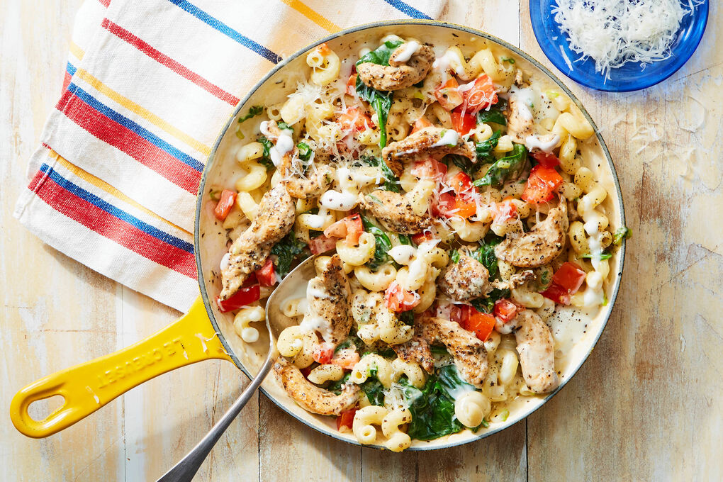 20-Min: Creamy Cajun Chicken Pasta with Tomatoes & Spinach | Marley Spoon