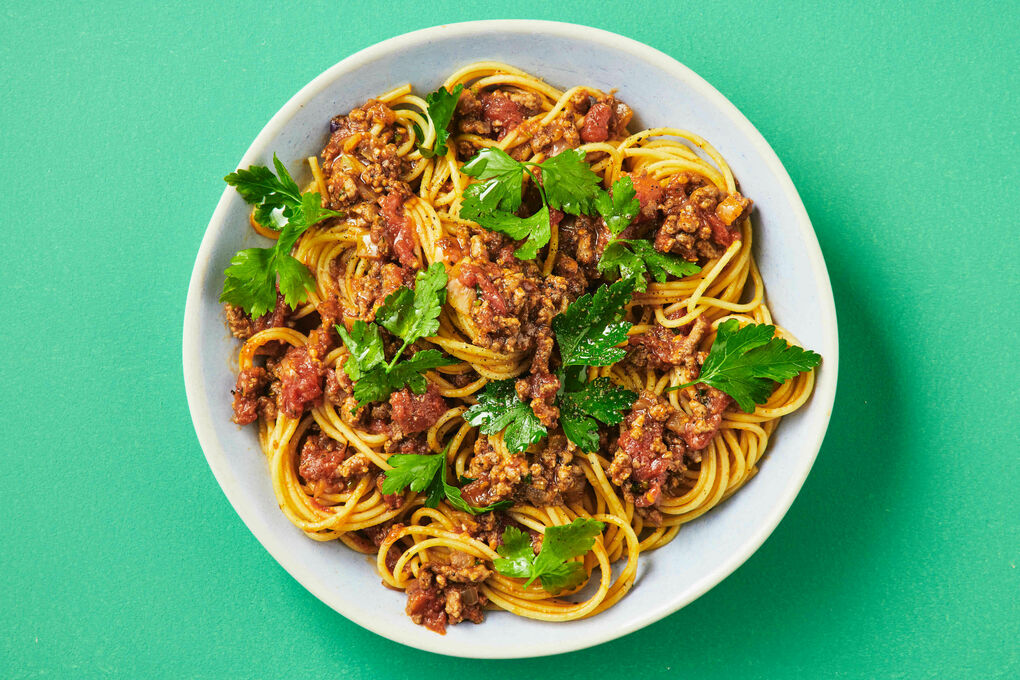 20-Minute Rustic Beef Pasta with Mint, Rosemary and Parsley | Dinnerly