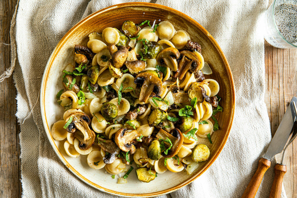 Orecchiette met merguez in romige saus met ovengroenten | Marley Spoon