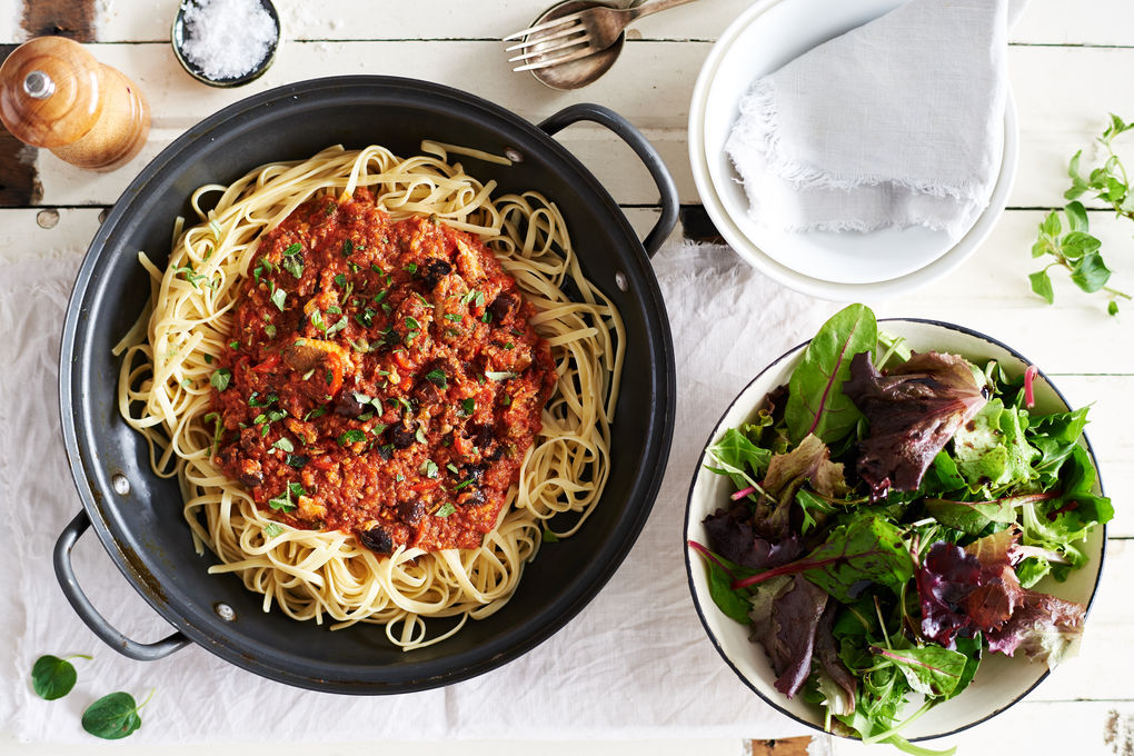 Sardine Puttanesca with Linguine | Marley Spoon